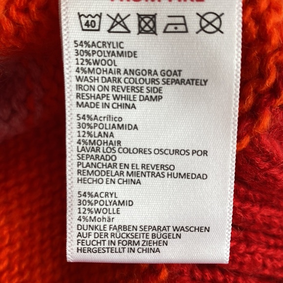 Urban Outfitters Striped Sweater NEW Medium - Picture 8 of 8